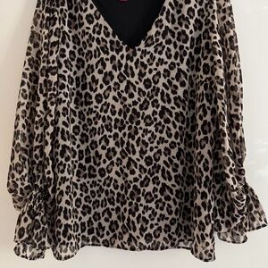 Vince Camuto leopard print top